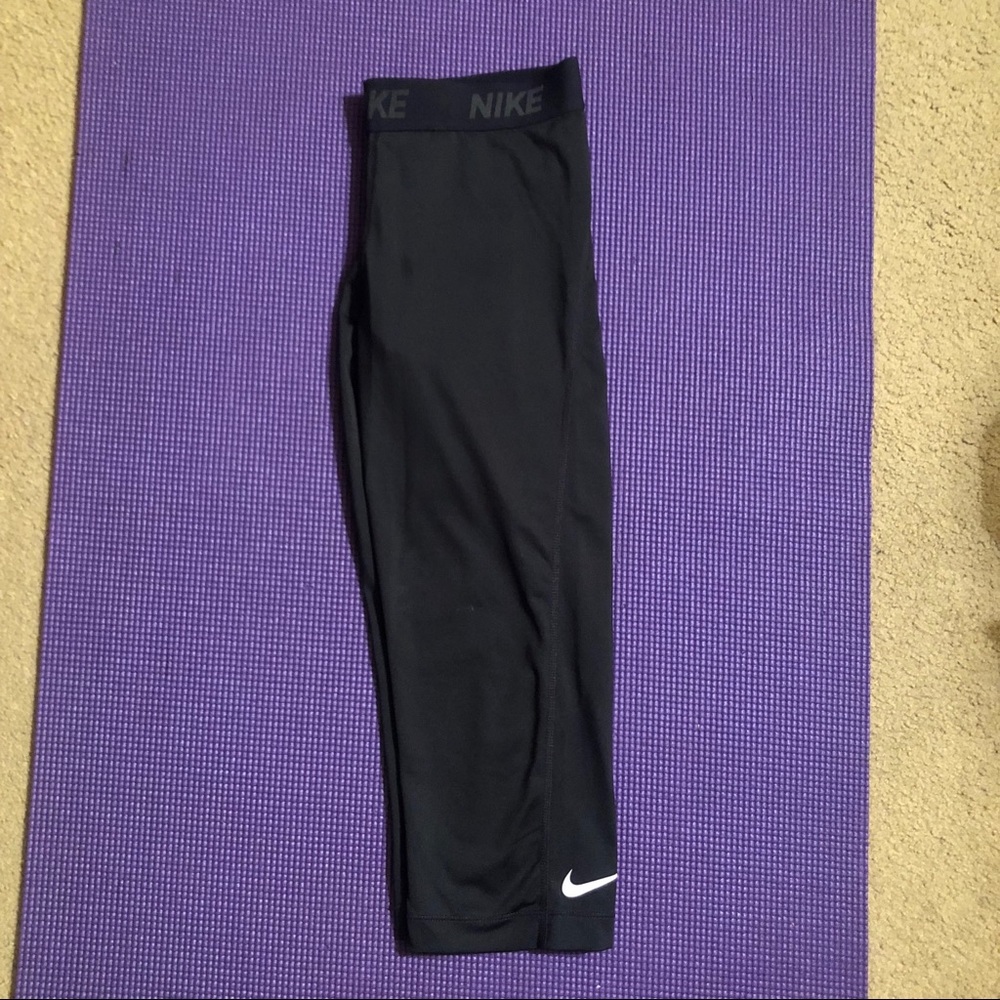 Nike Pro Running Capri Pants